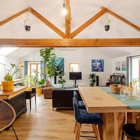 Apartman Jungalow - Tidordognehomes *